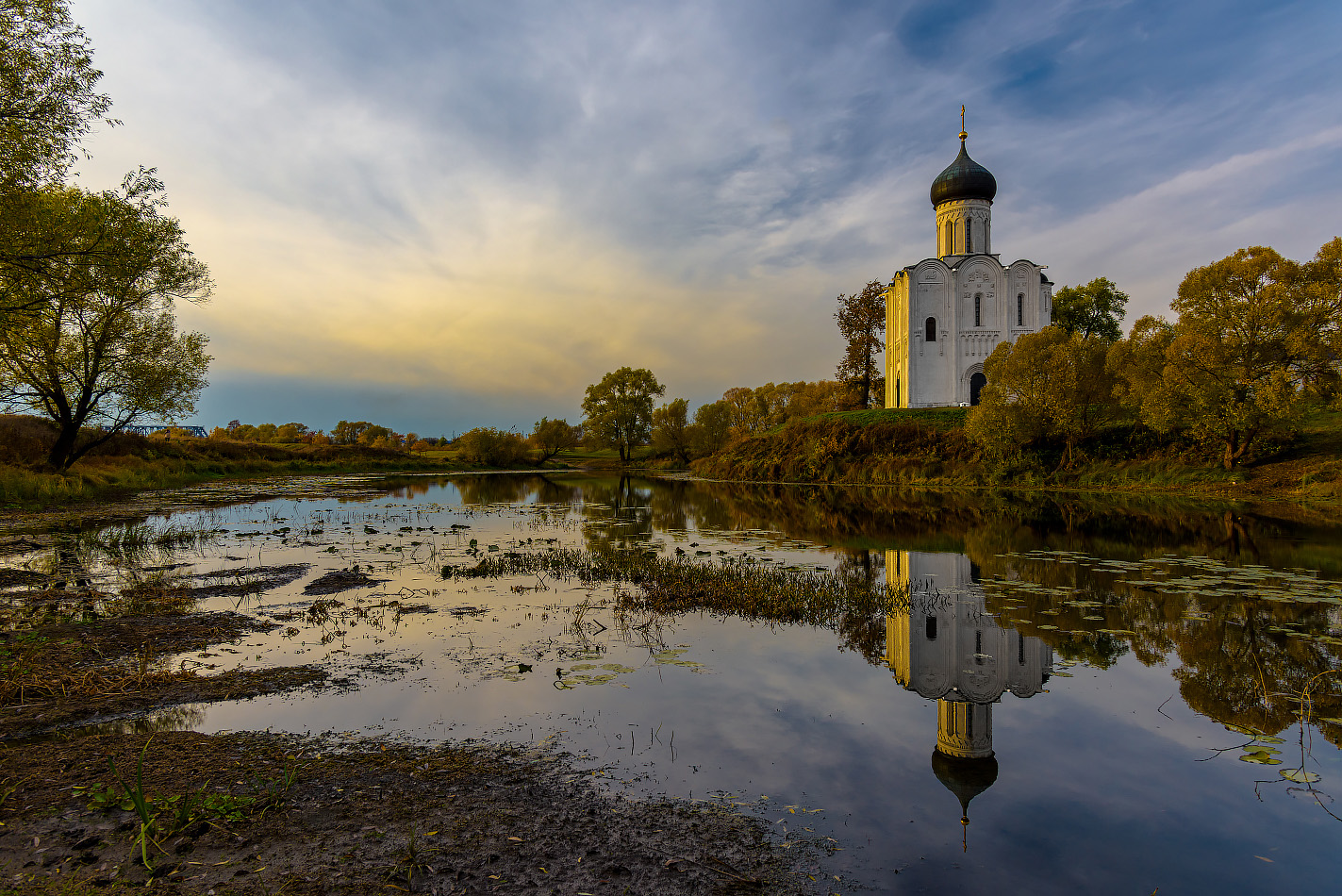 photo "***" tags: landscape, travel, autumn, Боголюбово, церковь