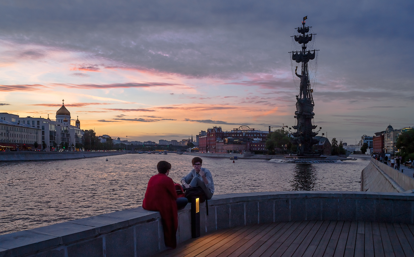 photo "***" tags: city, street, evening, summer, Крымская набережная