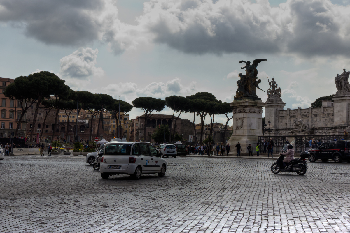 photo "***" tags: street, travel, Italy, Рим