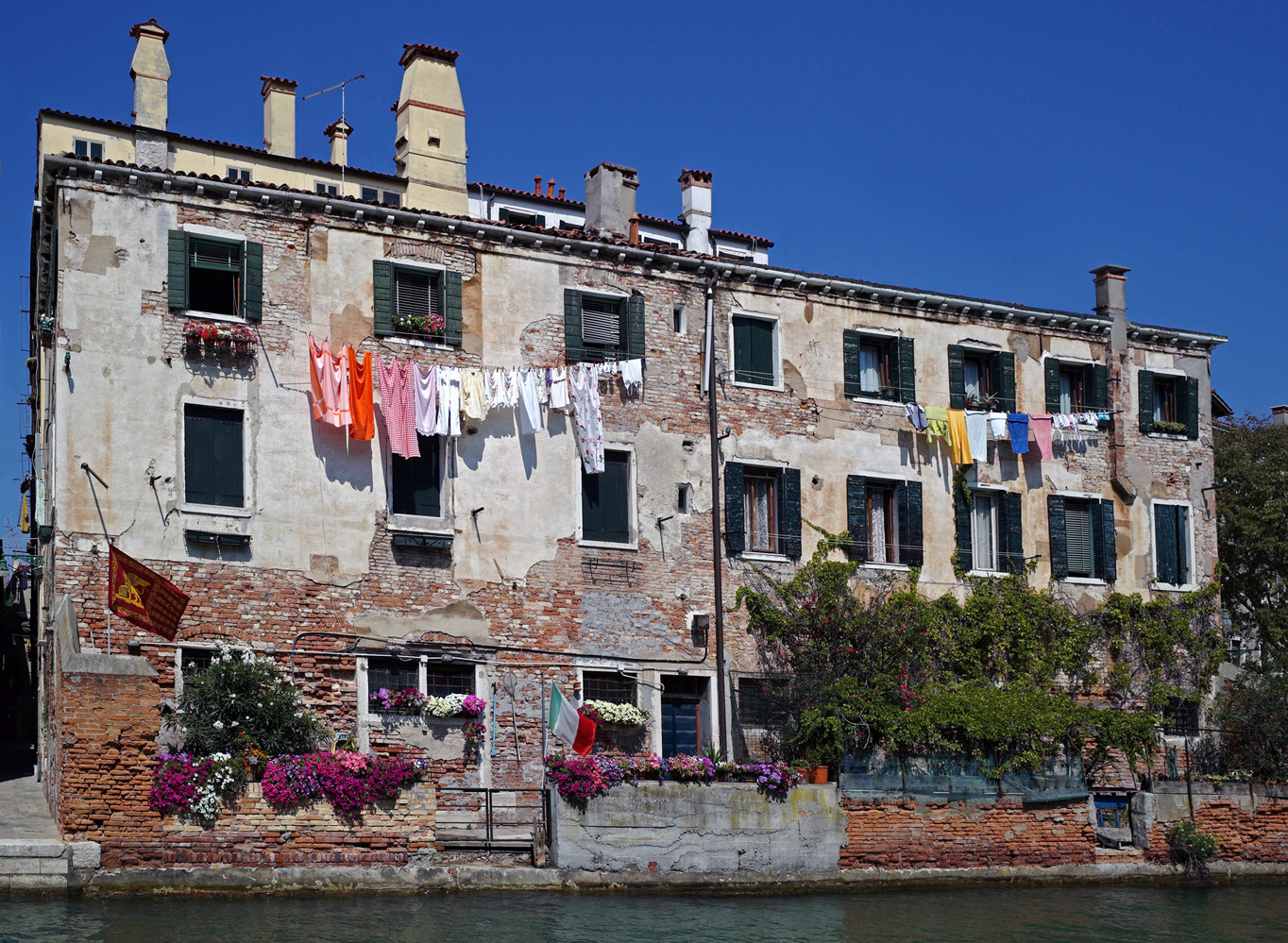 photo "***" tags: city, street, Venice