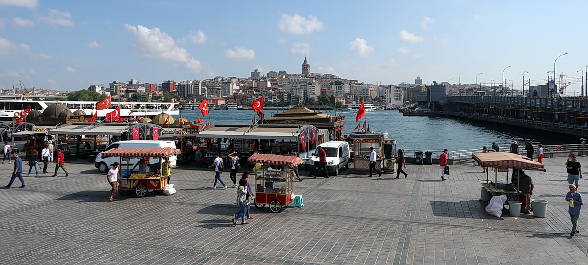photo "Istanbul" tags: street, city, 