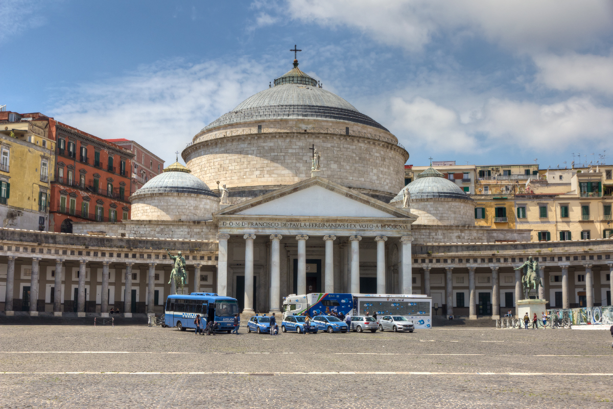 photo "***" tags: architecture, travel, street, Italy, Неаполь