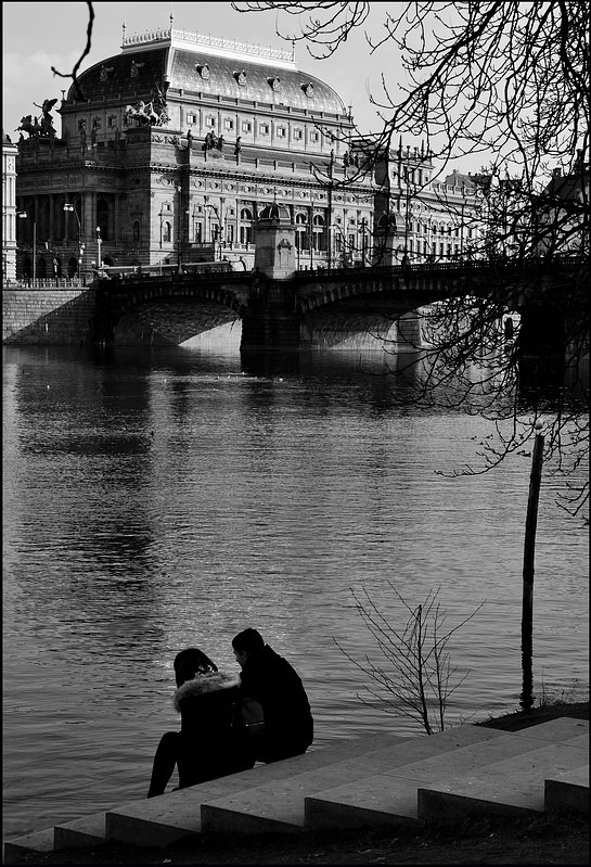 photo "У Влтаву" tags: black&white, Prag, Prague, Praha