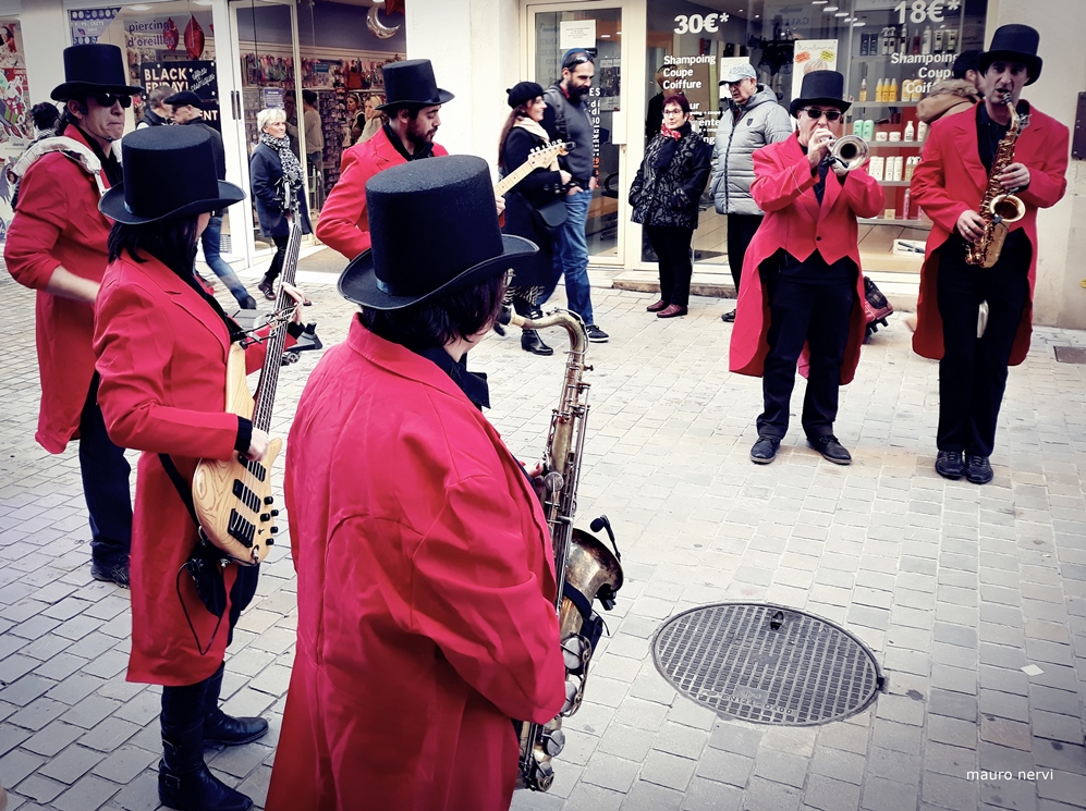 photo "the band" tags: street, 