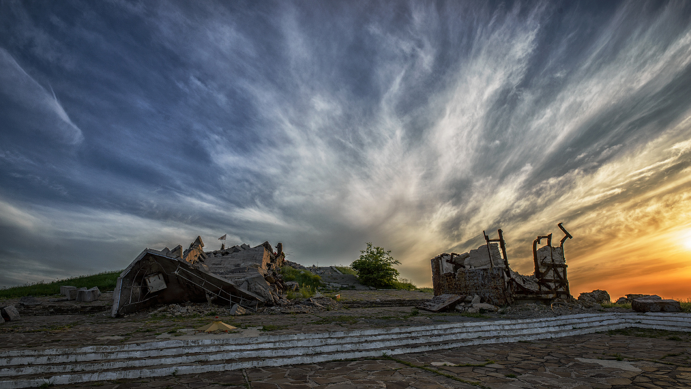 photo "Saur-Mogila" tags: landscape, travel, clouds, sunset, Саур-Могила, курган, развалины