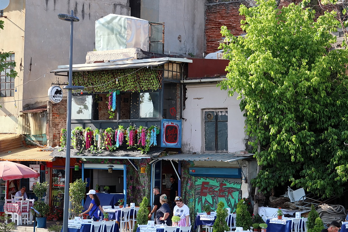 photo "Somewhere in Istanbul" tags: street, city, 