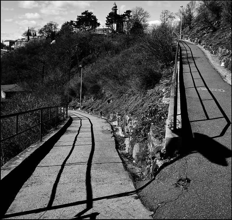 photo "Дорожки и тени" tags: black&white, Prag, Prague, Praha