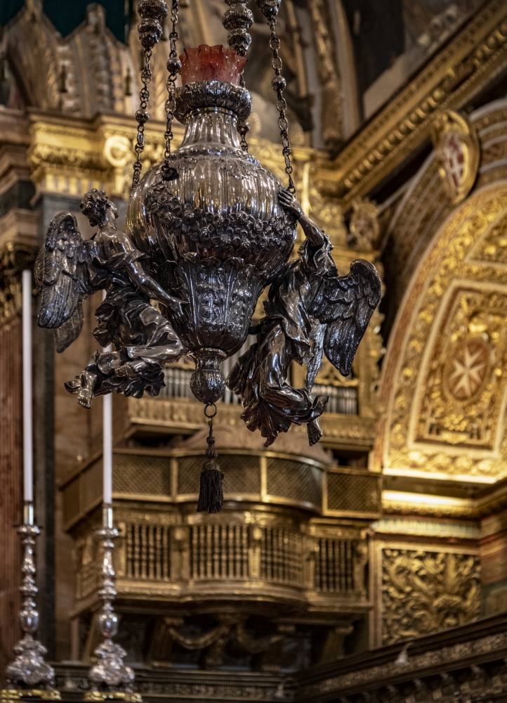 photo "A Lamp in Saint John's Co-Cathedral" tags: fragment, 