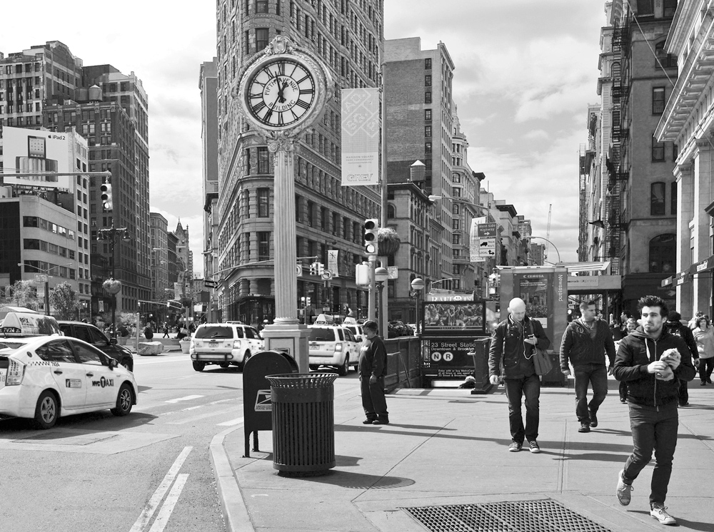 photo "***" tags: architecture, street, black&white, New York City