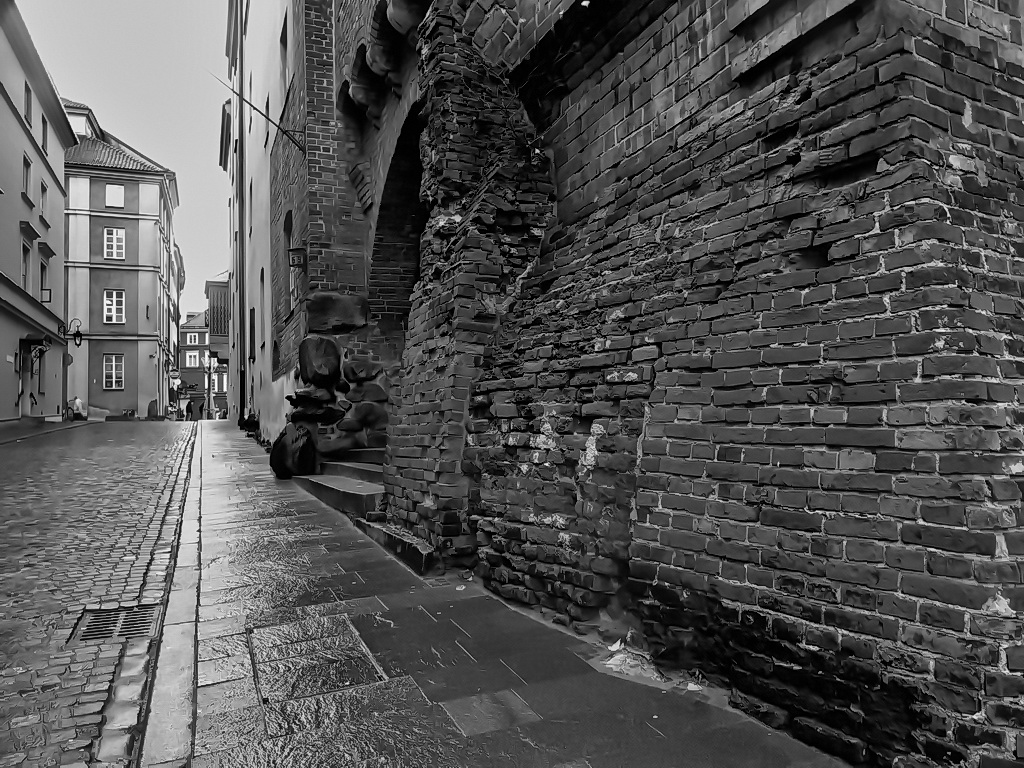 photo "Somewhere in Warsaw" tags: black&white, street, 