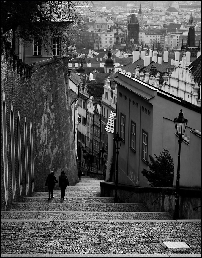 photo "Лестница над Прагой" tags: black&white, Prag, Prague, Praha