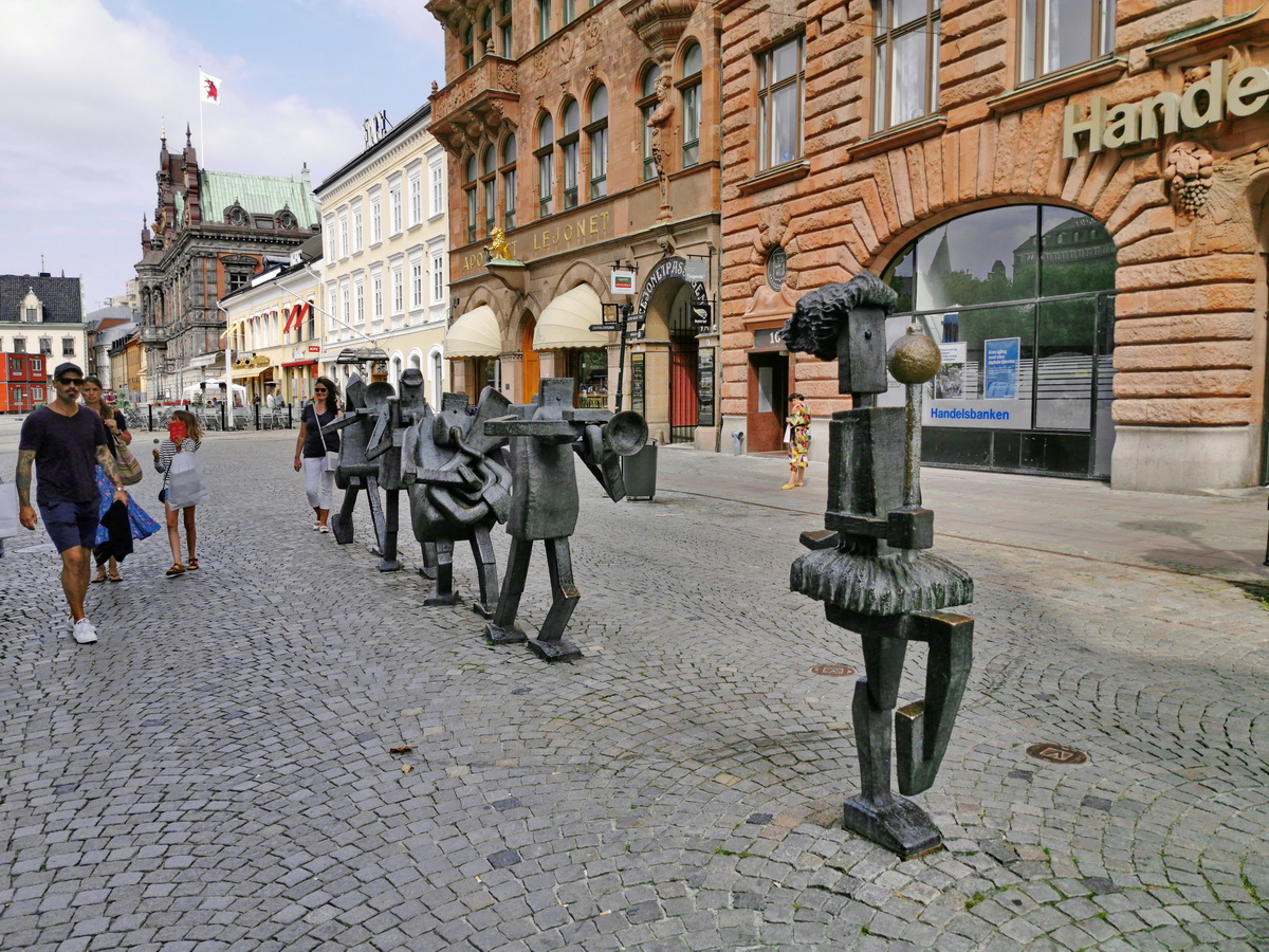 photo "And the music sounds. Malmö Street Orchestra" tags: travel, street, 