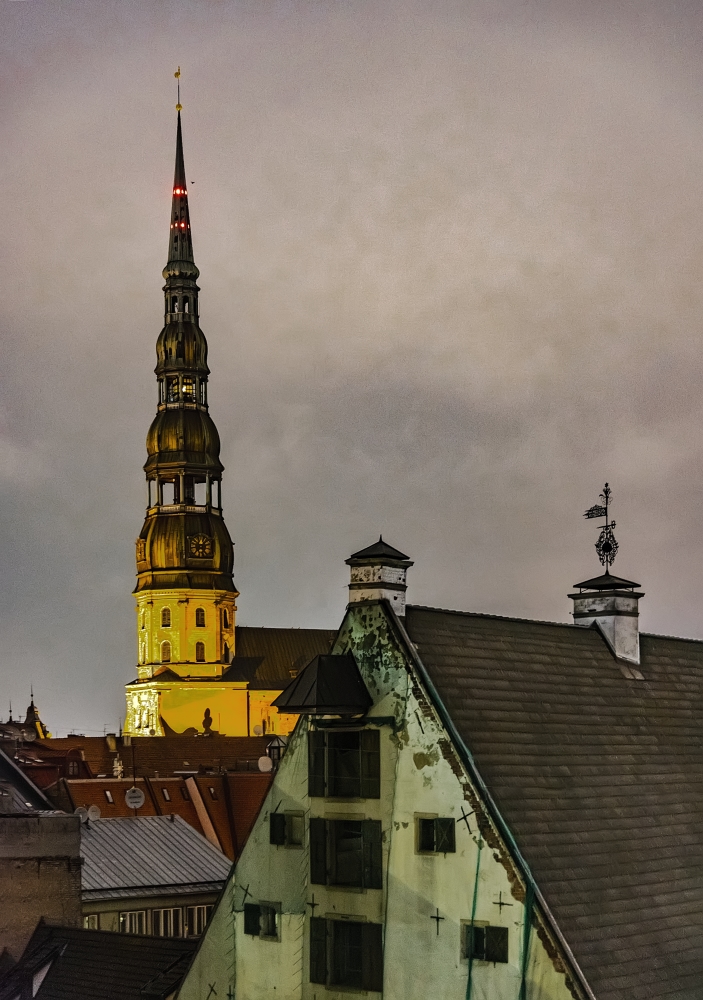 photo "St Petr's Church Spire" tags: architecture, 