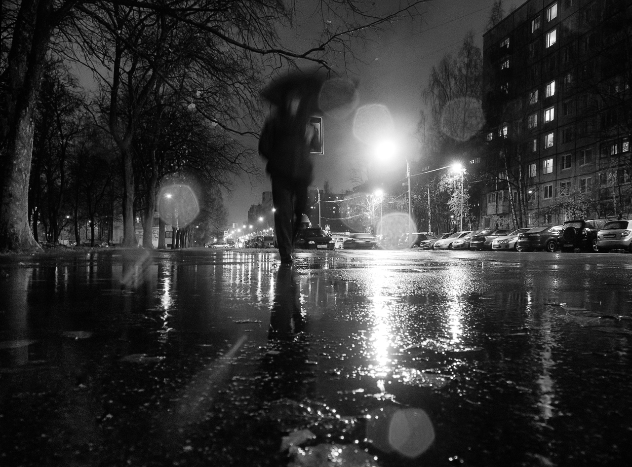 photo "***" tags: street, black&white, autumn, rain, Петербург