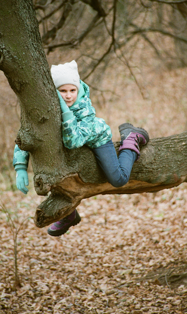 photo "***" tags: misc., children, forest, winter