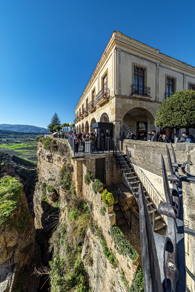 photo "Precipice in Ronda" tags: architecture, 