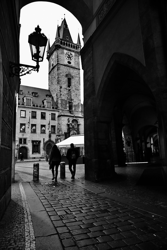 photo "Ратуша и улица" tags: black&white, Prag, Prague, Praha