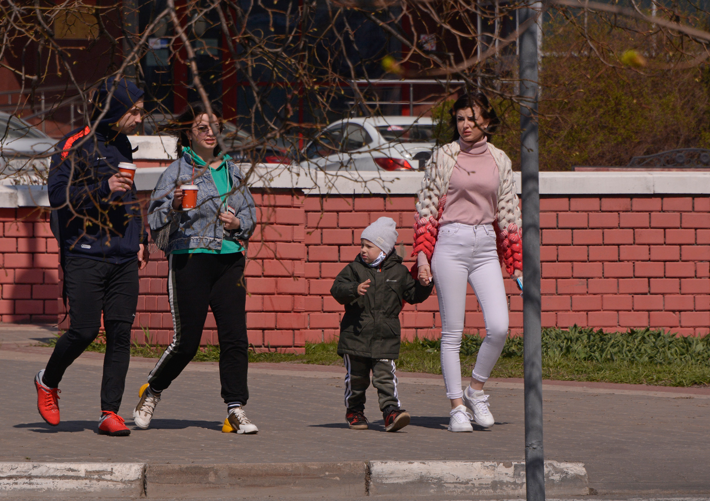 фото ""Самоизоляция" самоуверенных." метки: жанр, коронавирус, молодёжь, самоизоляция