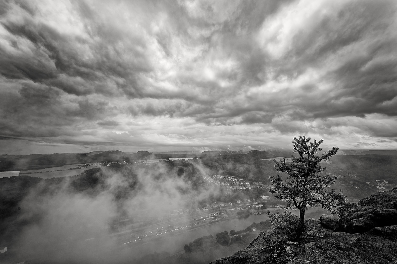 photo "***" tags: landscape, black&white, Europe, spring