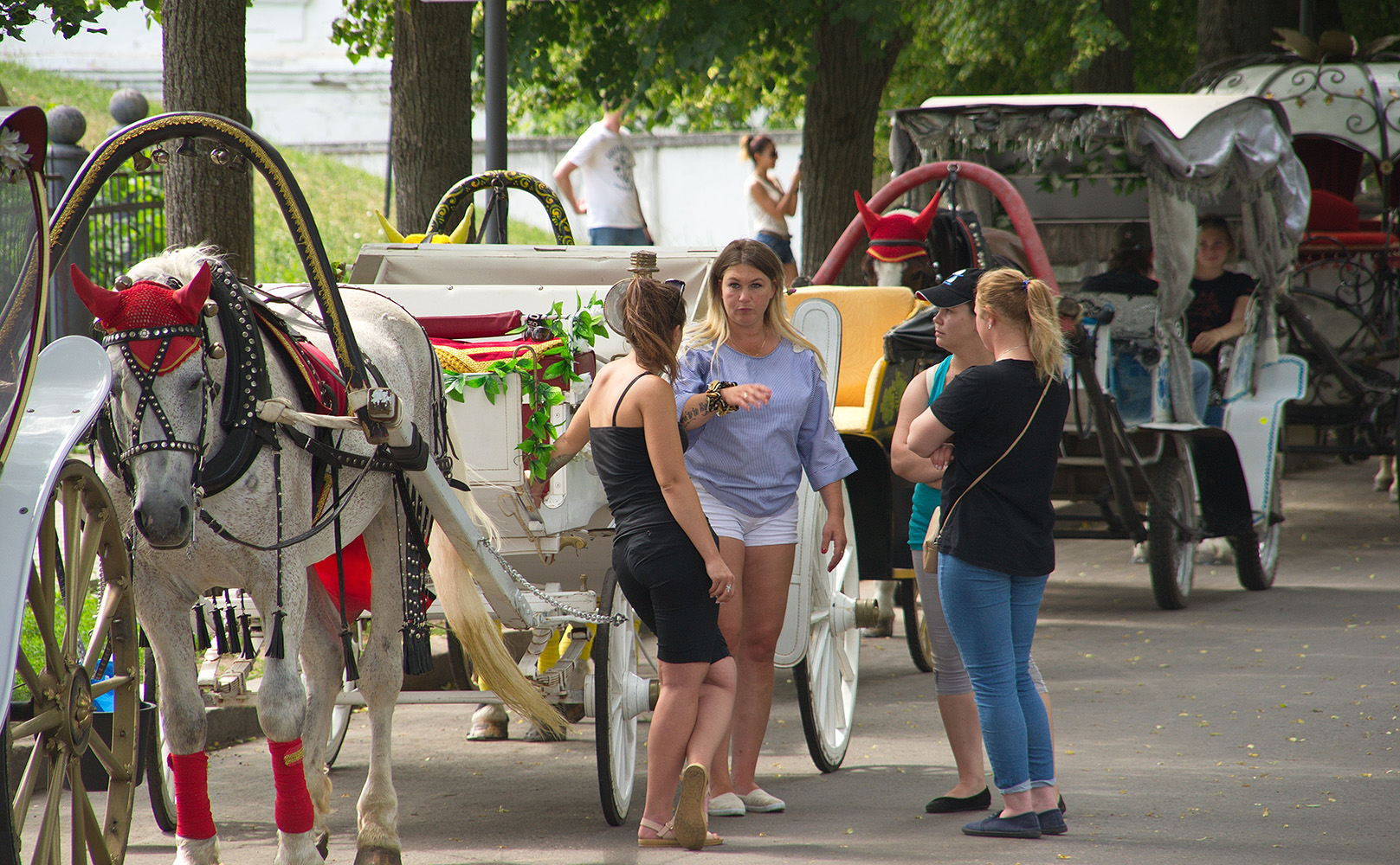 photo "***" tags: street, reporting, city, Суздаль