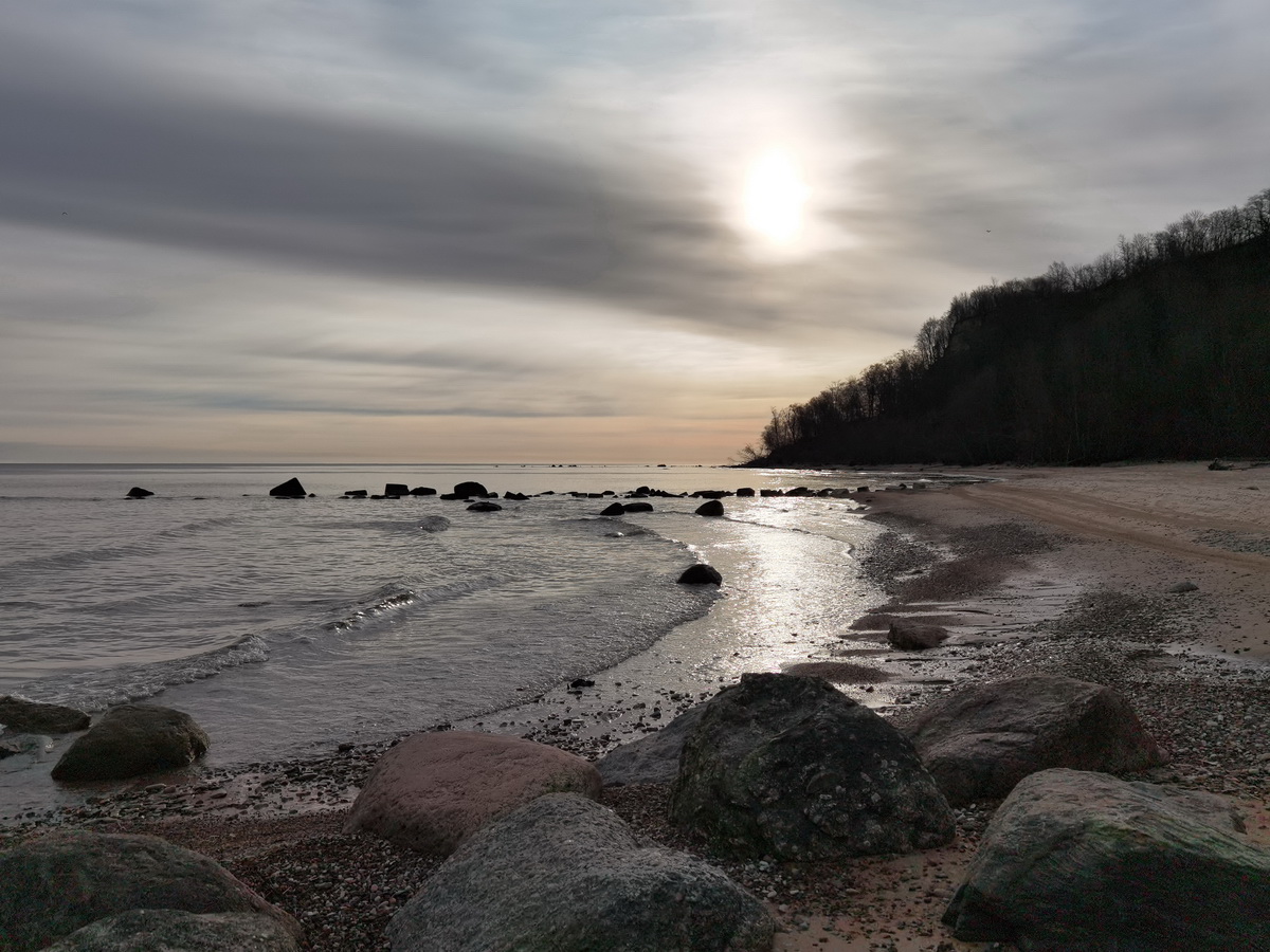 photo "Self-isolation. Under the cliff in Saka. Ida Virumaa. Estonia" tags: travel, 