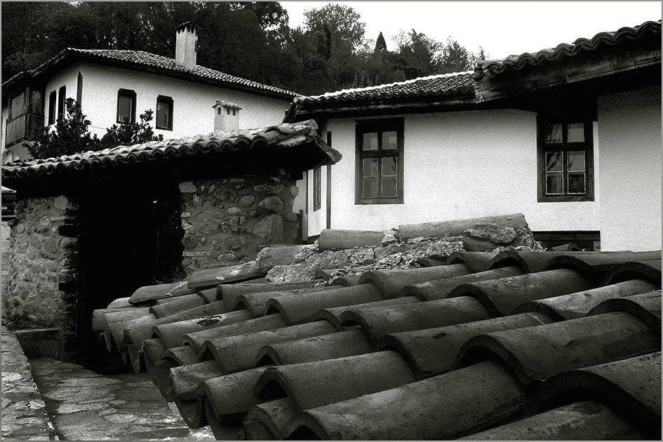 photo "Старые болгарские дома" tags: black&white, architecture, 