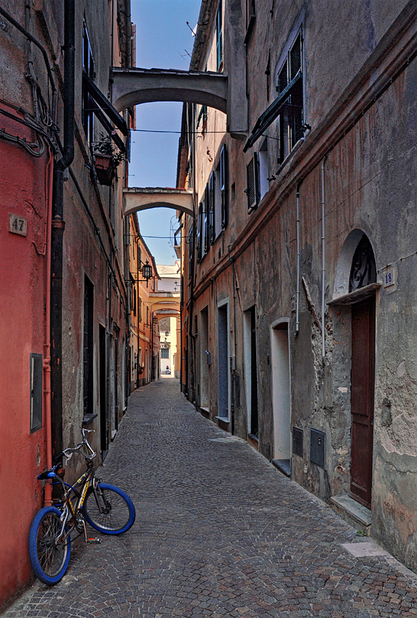 photo "***" tags: street, Italy