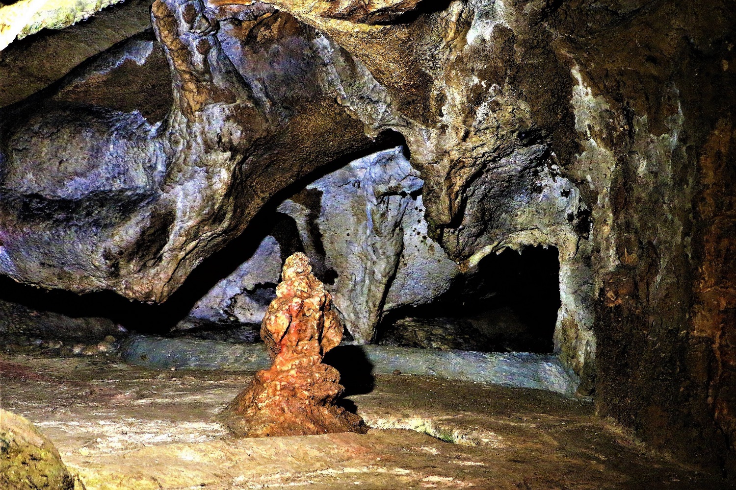 photo "Crimea. Red cave. Buddha." tags: travel, nature, landscape, Crimea, caverns, Севастополь, археология, историческое наследие