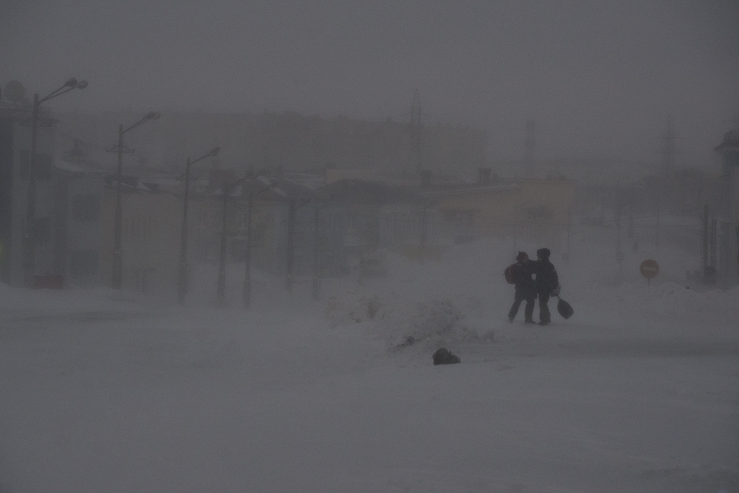 photo "Возле городского спортзала" tags: street, 