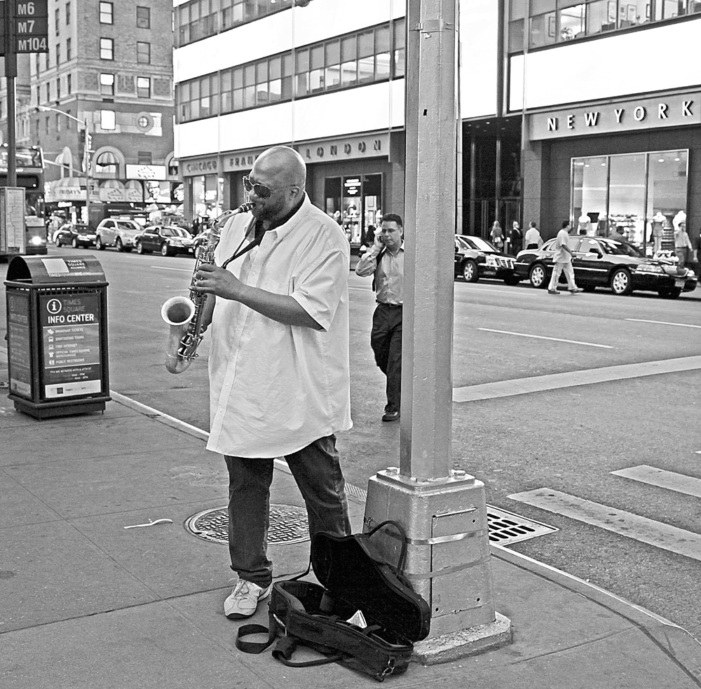 photo "***" tags: street, black&white, 