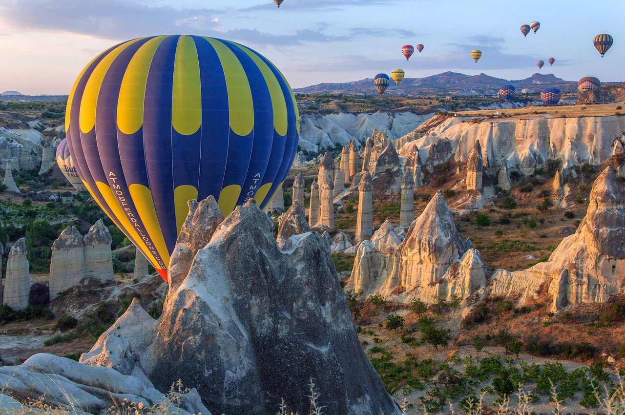 photo "Kapadokya ve Balonlar" tags: nature, Avanos, Aşk vadisi, Balon, Göreme, Kapadokya, Peri Bacası, Çavuşin