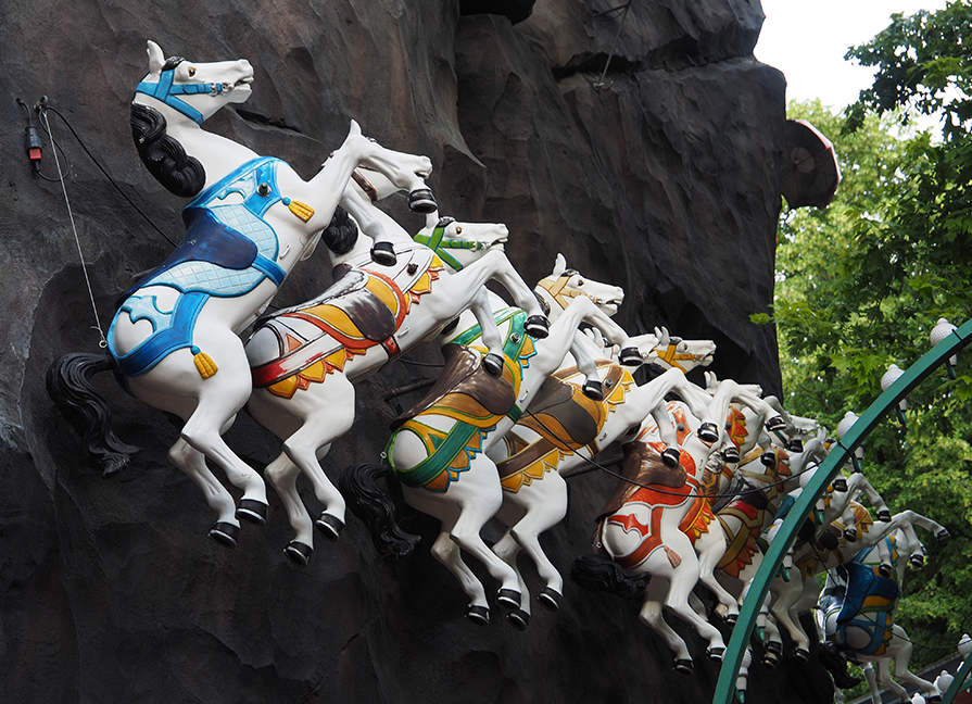 photo "Tivoli Horses Copenhagen Denmark" tags: travel, still life, reporting, 