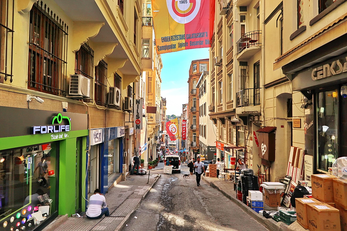 photo "Somewhere in Istanbul" tags: street, 