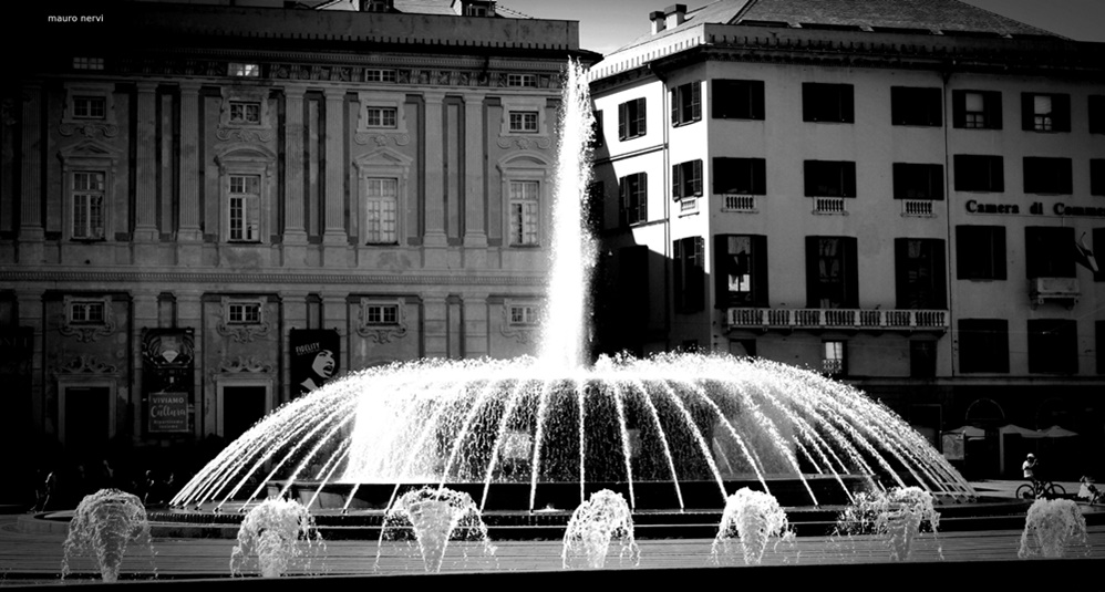 photo "Genoa, Italy" tags: black&white, 