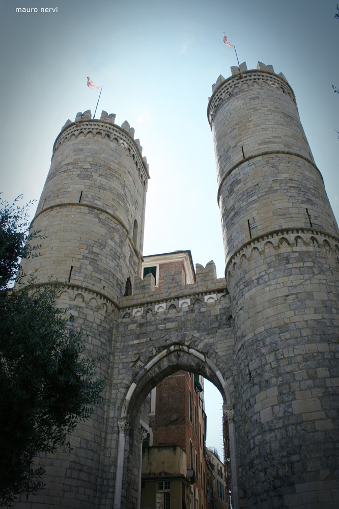 photo "Genoa, Italy, Porta Soprana towers" tags: architecture, 