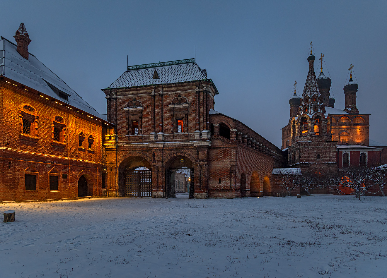 photo "***" tags: architecture, city, Moscow, evening, temple