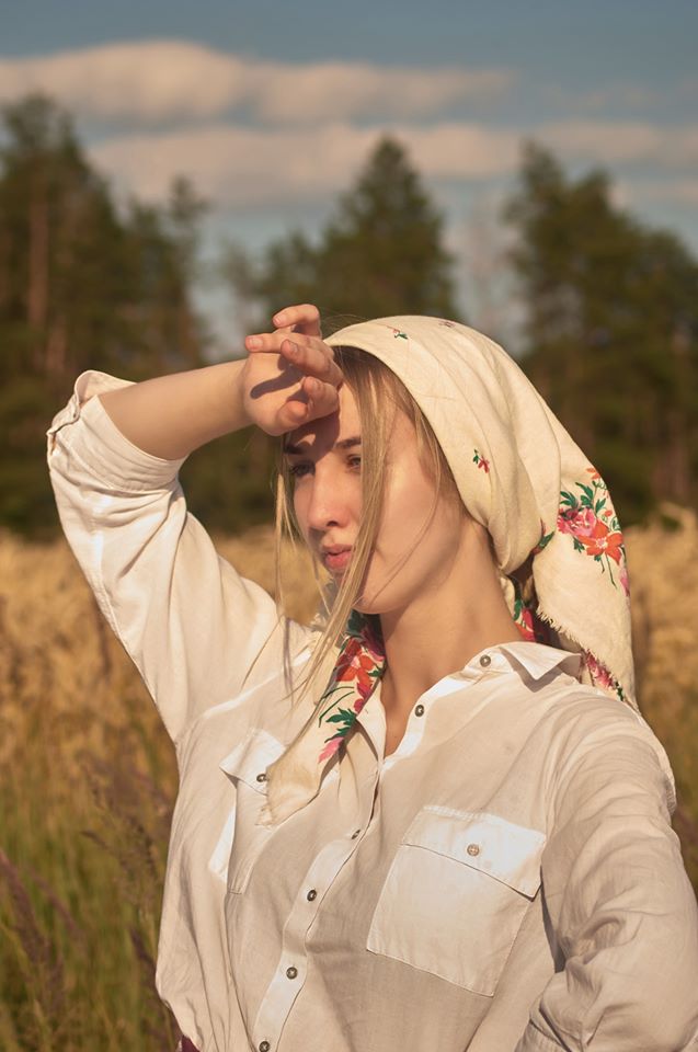 photo "***" tags: portrait, old-time, evening, field, girl, модель, настроение, портрет девушка лето, портрет девушка ретро-стиль, пшеница, солнечно