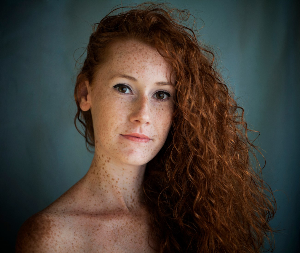 photo "Freckled girl" tags: portrait, Art, freckled, girl, natural light, young