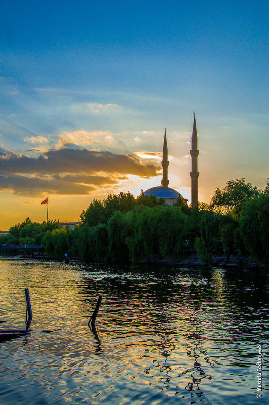 фото "Kızılırmak' ta gün batımı" метки: путешествия, природа, Avanos, Bayrak, Gökyüzü, Kapadokya, Kızılırmak, Manzara, Nevşehir, cami, minare
