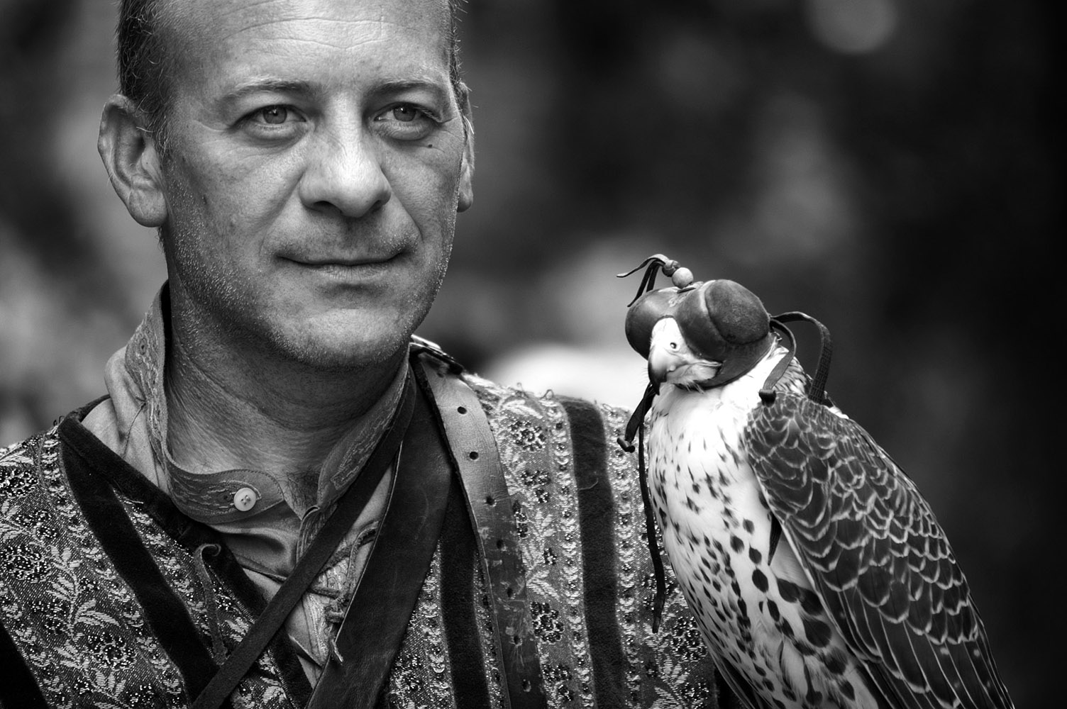 photo "The falconer" tags: portrait, old-time, black&white, 