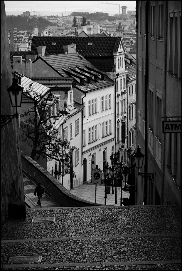 photo "Вид с лестницы-2" tags: black&white, Prag, Prague, Praha