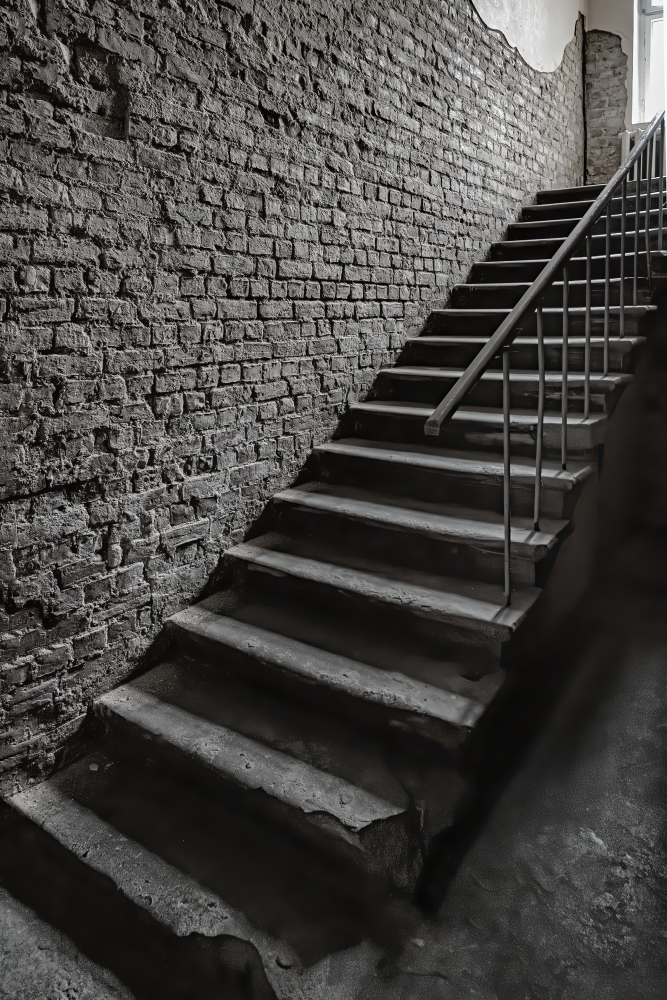 photo "Down the Stairs" tags: black&white, 