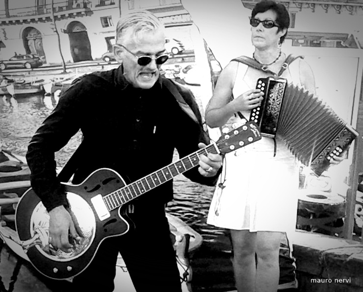 photo "street's musicians" tags: black&white, 
