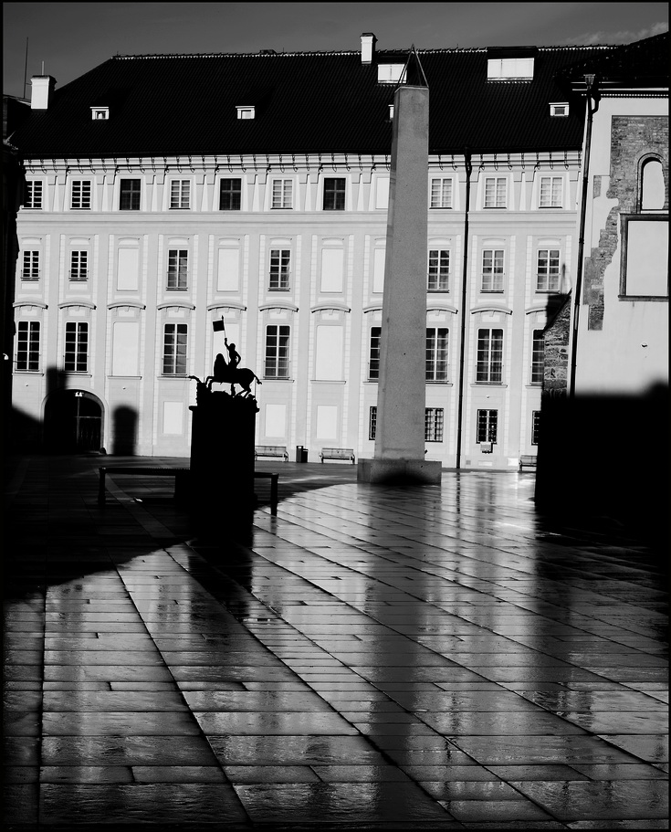 фото "Утренний двор" метки: черно-белые, Prag, Praha, Прага