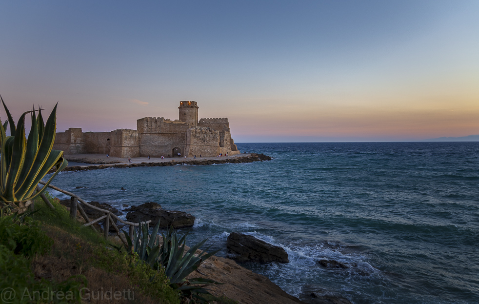 photo "Sunset at Le Castella" tags: landscape, travel, Europe, Italy, castle, sunset, water