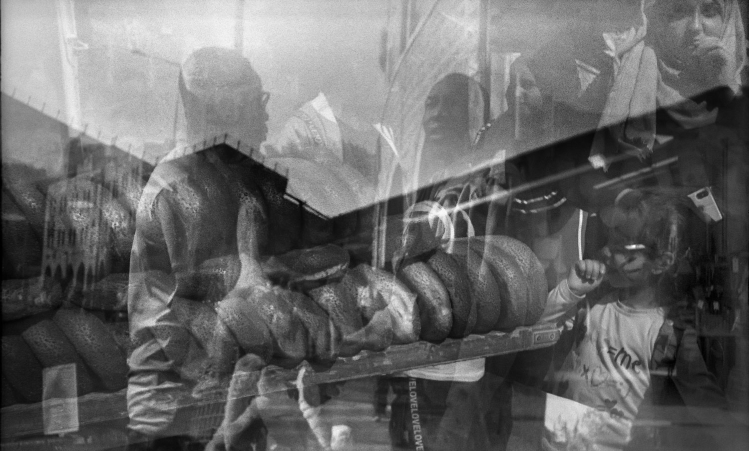 photo "***" tags: street, black&white, 