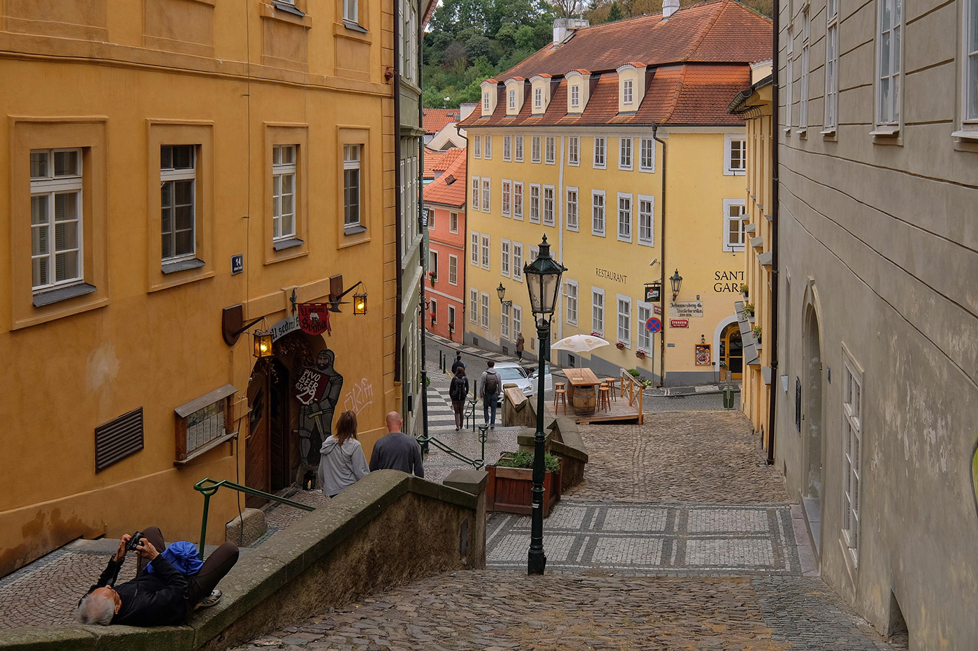 photo "***" tags: street, Prague