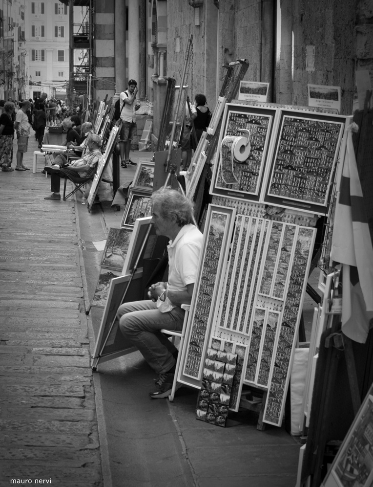 photo "stalls" tags: black&white, 