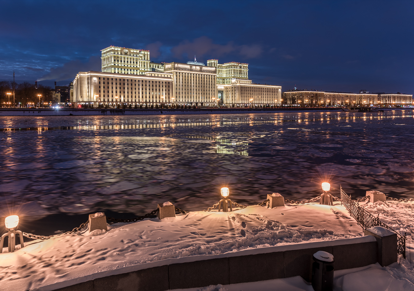 photo "***" tags: city, Moscow, evening, river, winter, дом