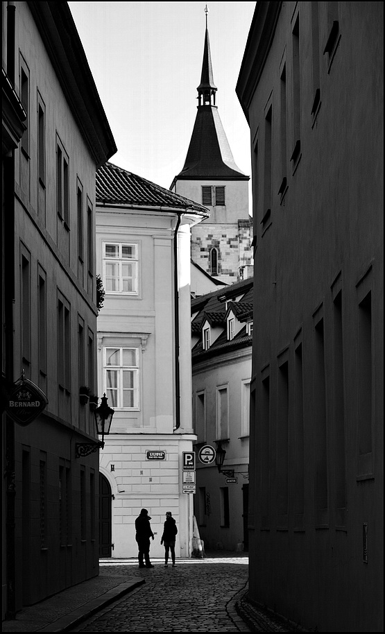 фото "Башня, пара и улица" метки: черно-белые, Prag, Praha, Прага